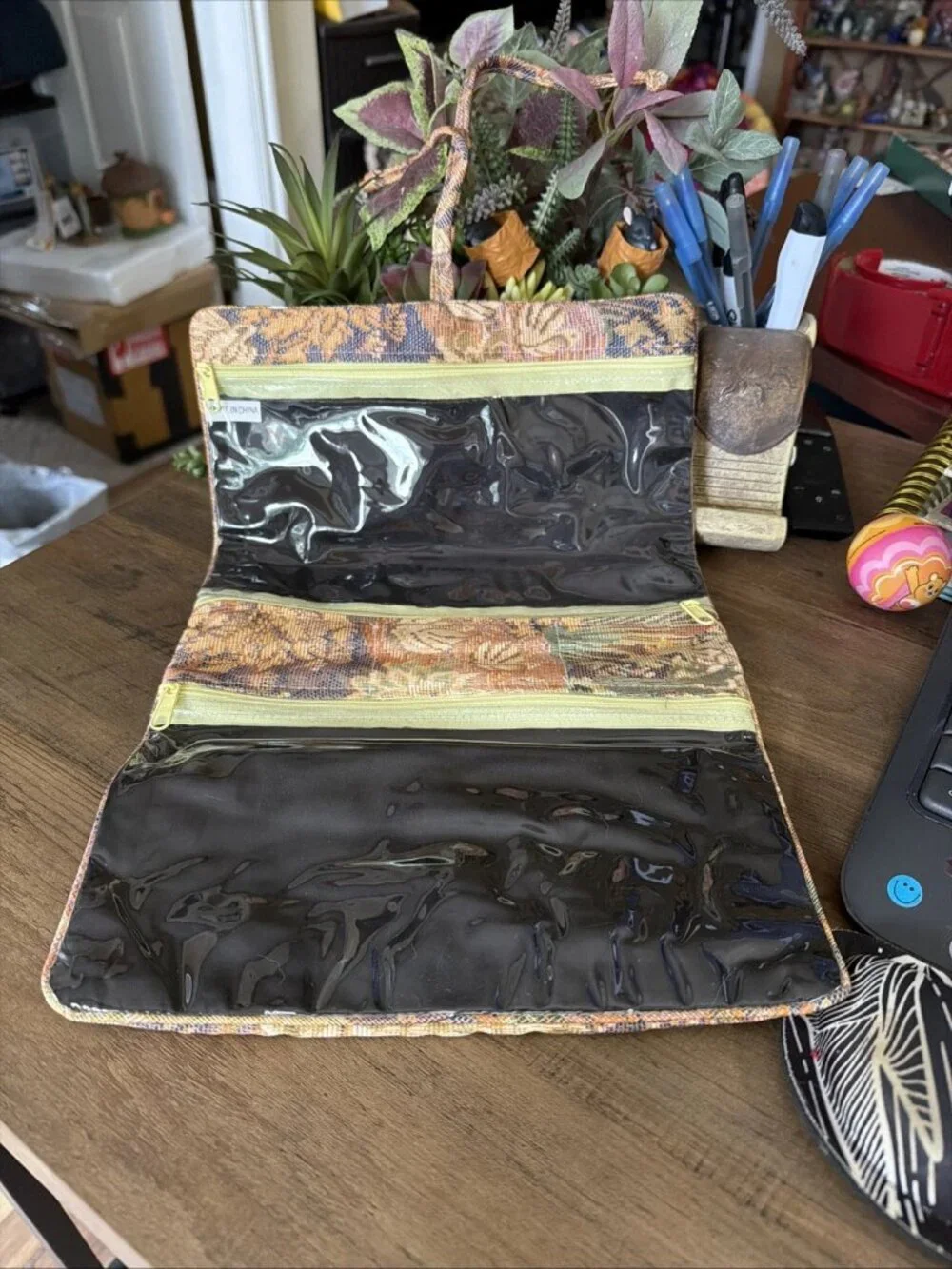 American Tourister by Franzus Jewelry Roll Organizer - Tapestry Pattern - EUC